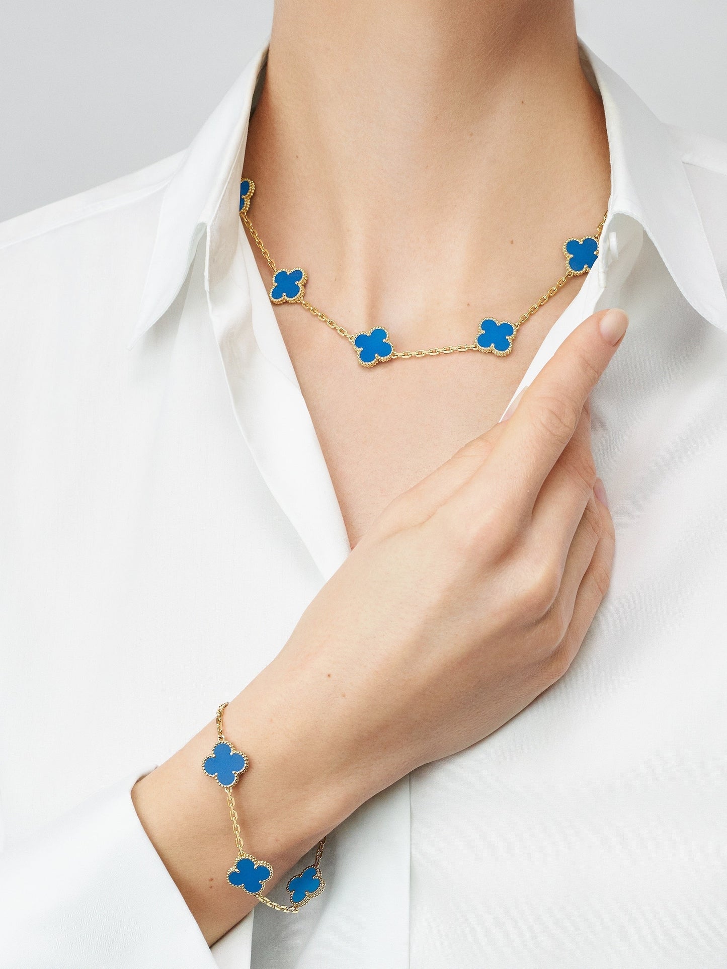 CLOVER LEAF NECKLACE 10 | ROYAL BLUE