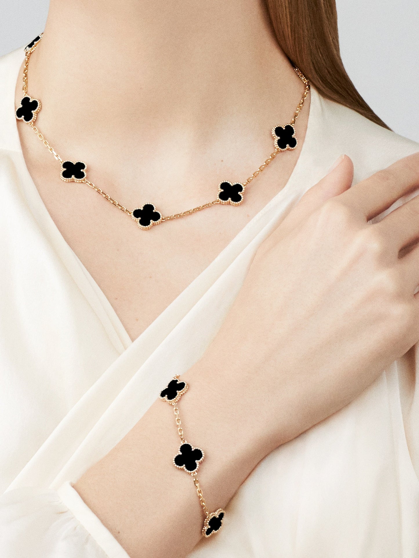 CLOVER LEAF NECKLACE 10 | ONYX